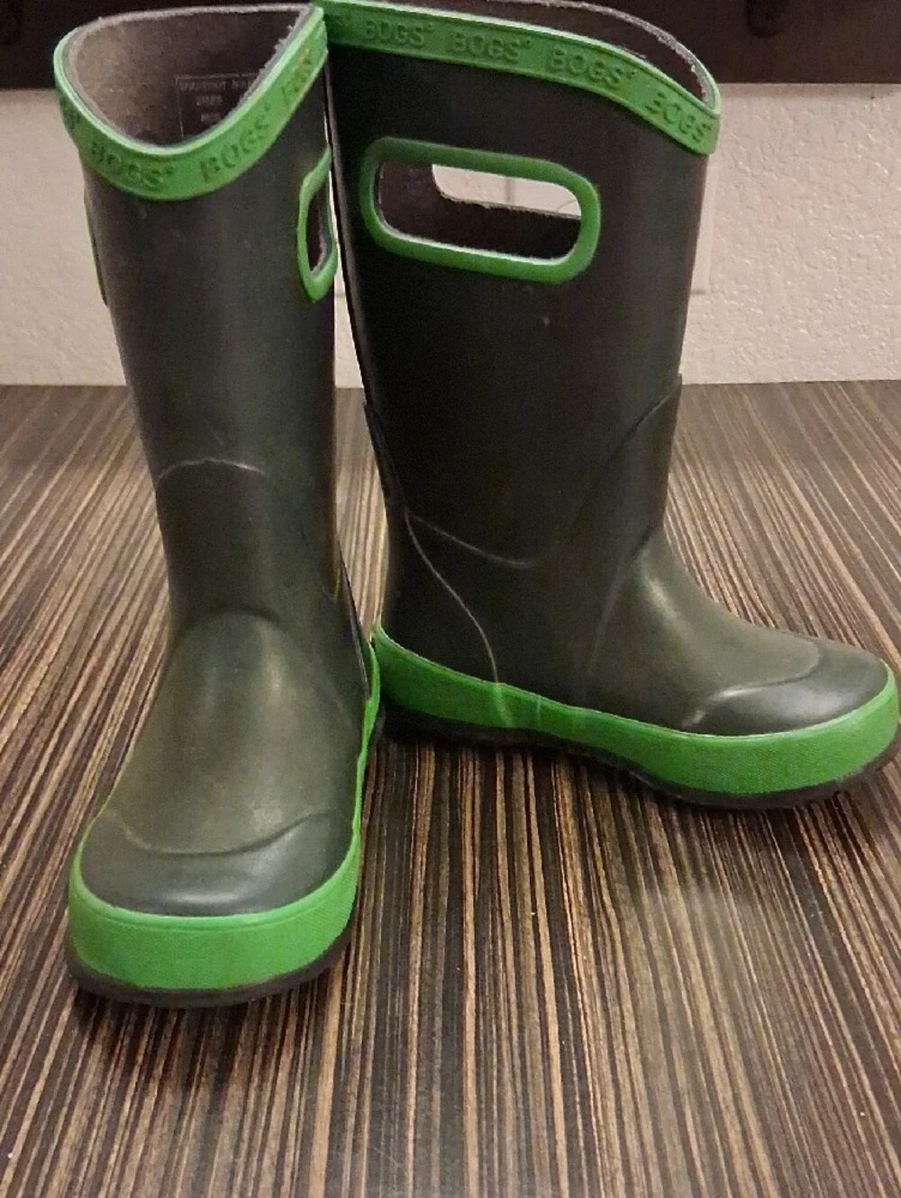 Bogs Kids Green Rubber Rain Boots with Lime Trim